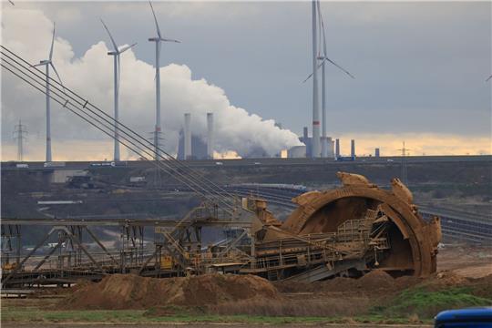 Blick auf Garzweiler II . Das Dorf Lützerath soll zur Erweiterung des Braunkohletagebaus Garzweiler II abgebaggert werden.