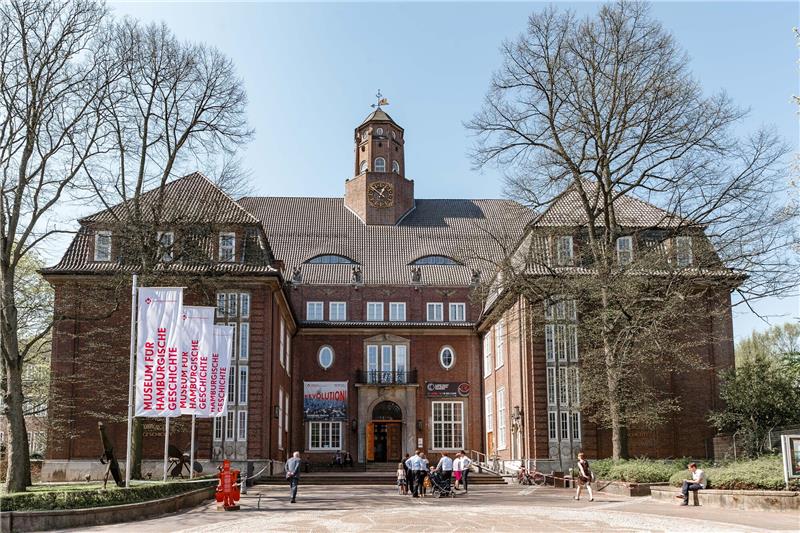 Blick auf Gebäude und Eingang des Museums für Hamburgische Geschichte. (zu dpa: «Museum für Hamburgische Geschichte feiert 100-jähriges Jubiläum») Foto: Markus Scholz/dpa
