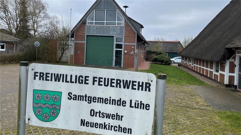 Samtgemeinde Lühe: Feuerwehr-Chef warnt vor erneutem Investitionsstau Blick auf das Feuerwehrgerätehaus in Neuenkirchen.