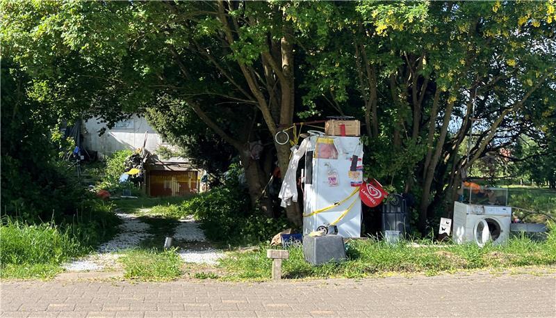 Todesdrohung: Psychisch Kranker versetzt Behörden in Alarmstimmung Blick auf das Grundstück des psychisch kranken Mannes in Hollern-Twielenfleth.