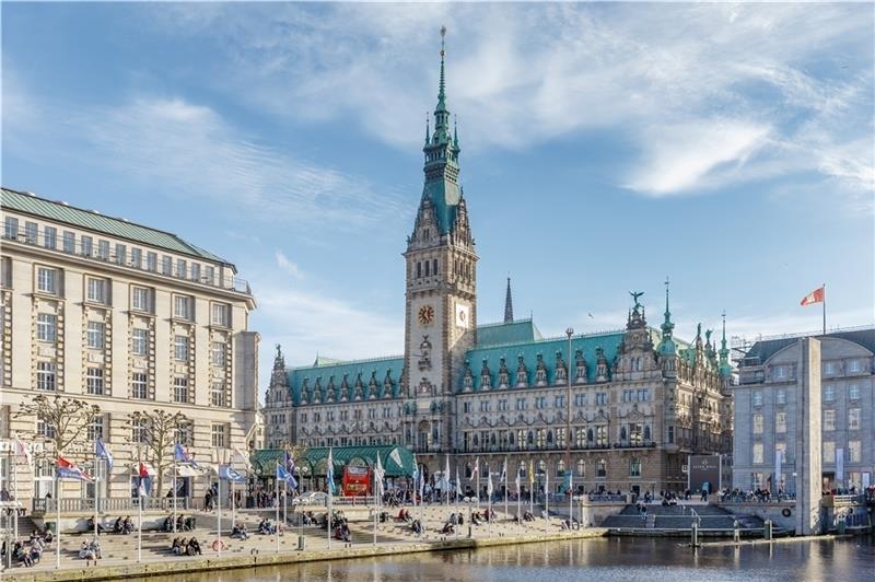 Blick auf das Hamburger Rathaus: Am 23. Februar 2020 wird eine neue Bürgerschaft gewählt. Fotos: Scholz/dpa