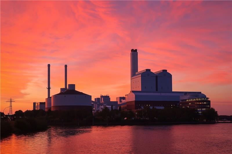Kraftwerk soll nach Kohleausstieg auch Holz nutzen Blick auf das Heizkraftwerk Tiefstack. Das Heizkraftwerk Tiefstack ist ein Kohle-, Gas- und Dampfkraftwerk.