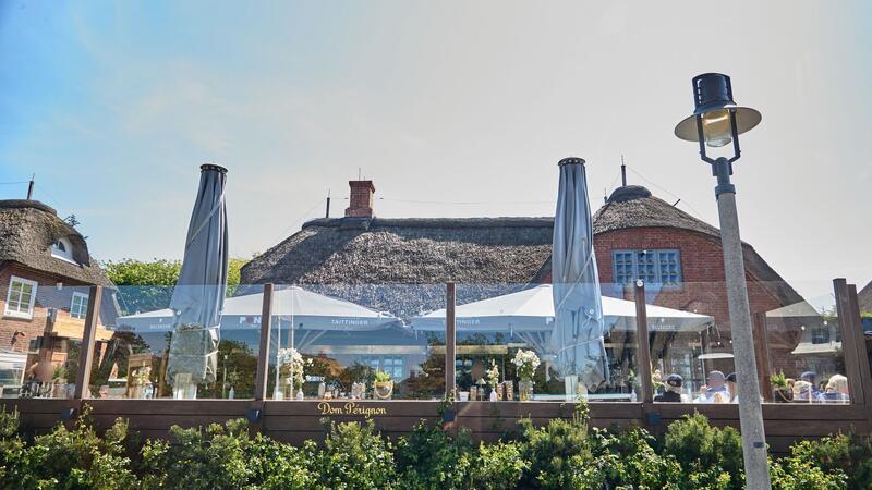 LKA: 28 Fälle von rechtsextremen Gesängen zu Party-Hit Blick auf das Lokal „Pony“ in Kampen.