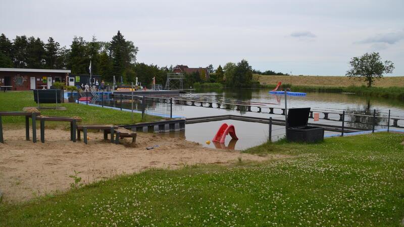 Freibäder im Landkreis Stade im TAGEBLATT-Check – Das Fazit Blick auf das Naturbad mit Matschecke und Planschbereich.