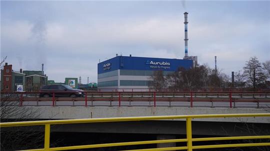 Blick auf das Werksgelände der Aurubis AG.