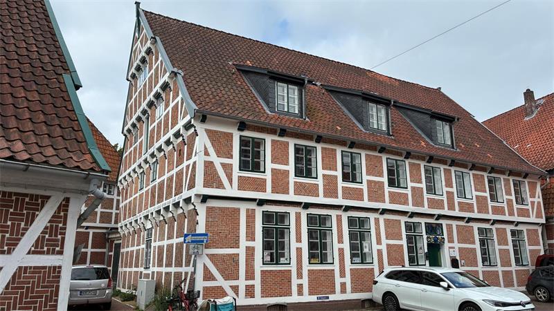 Blick auf das denkmalgeschützte Fachwerkhaus von 1660 in der Bürgerei 6 in Jork, im Erdgeschoss wird das italienische Restaurant La Dolce im September/Oktober eröffnen.