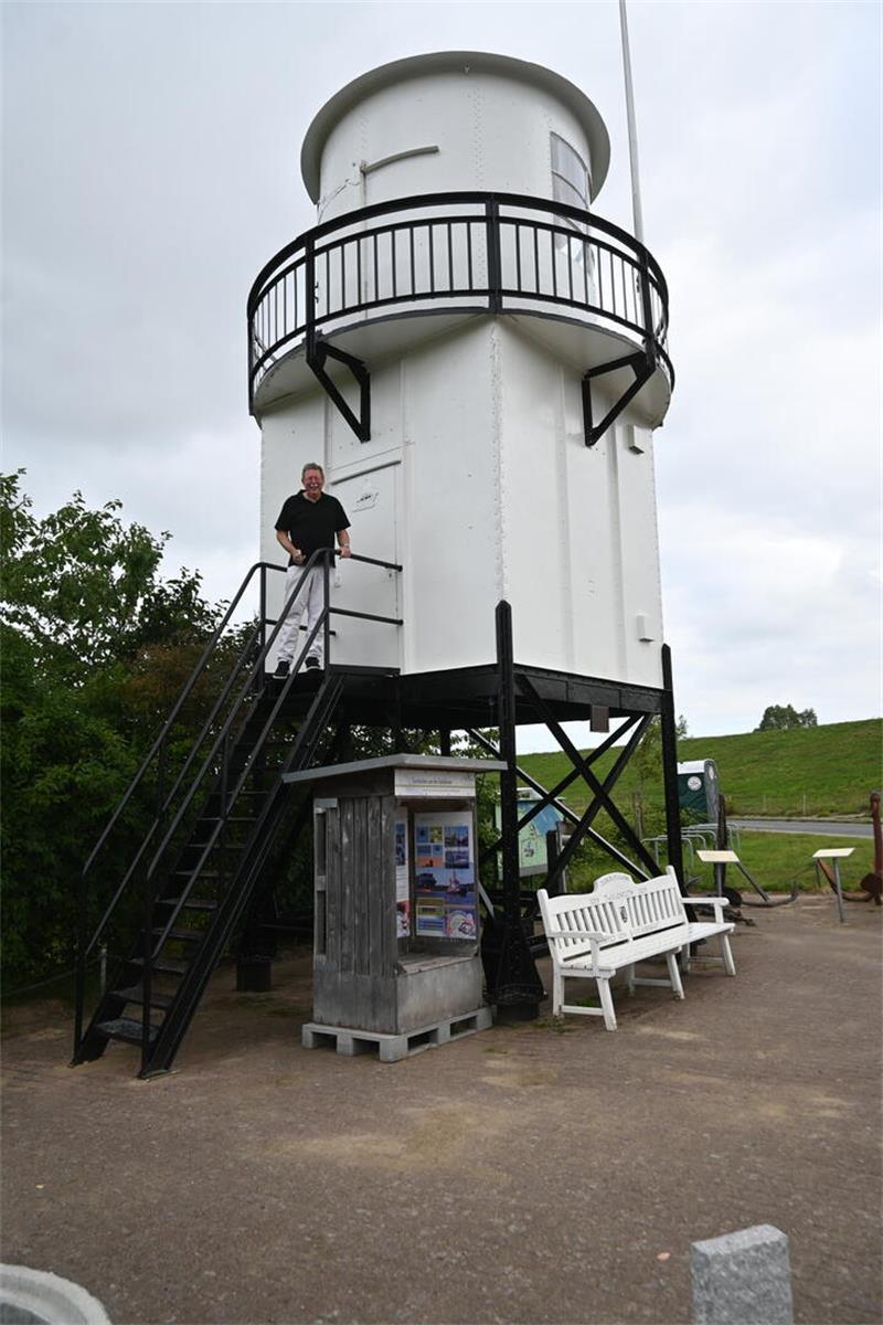 Bürgerschaft Twielenfleth: Ortsname gerettet, Leuchtturm saniert Blick auf den Alten Leuchtturm in Twielenfleth.