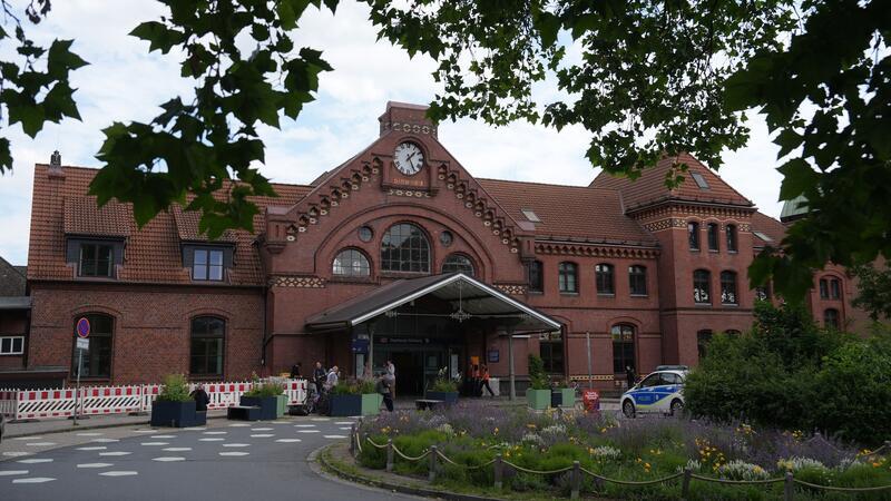Blick auf den Bahnhof Harburg im Stadtteil Harburg.