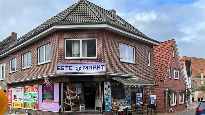 Supermarkt und Gewerbe: Politik hat große Pläne für die Gemeinde Jork Blick auf den Este Markt in Estebrügge.