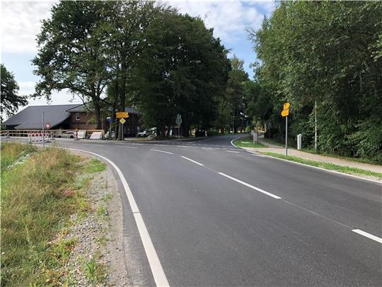 Blick auf den Kreuzungsbereich in Griemshorst, hier hat sich die Vorfahrtssituation geändert. Foto: Landkreis Stade
