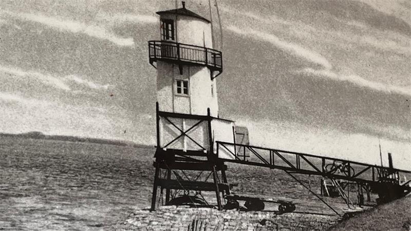 Bürgerschaft Twielenfleth: Ortsname gerettet, Leuchtturm saniert Blick auf den Leuchtturm von Twielenfleth im Jahr 1938.