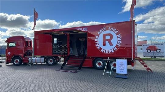 Blick auf den Rieper-Bühnen-Truck. Foto: Lust auf Kultur