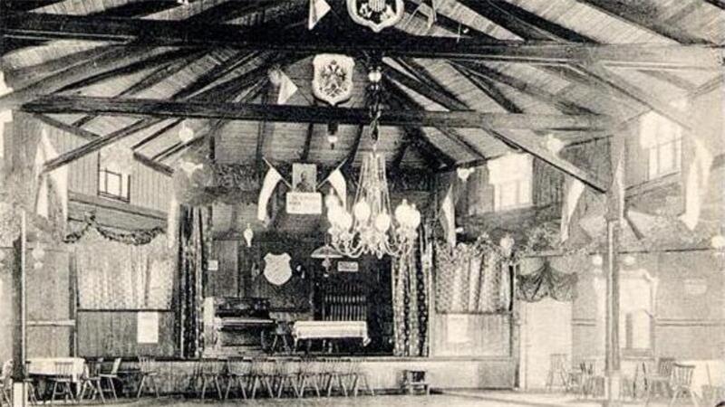 Jetzt kommen die Abrissbagger: Gasthof Tivoli muss weichen Blick auf den Tivoli-Festsaal im Vorgängerbau im Jahr 1908.