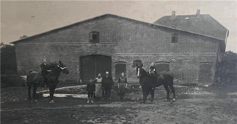 Blick auf den Wirtschaftsteil vor dem Großbrand im Jahr 1945.