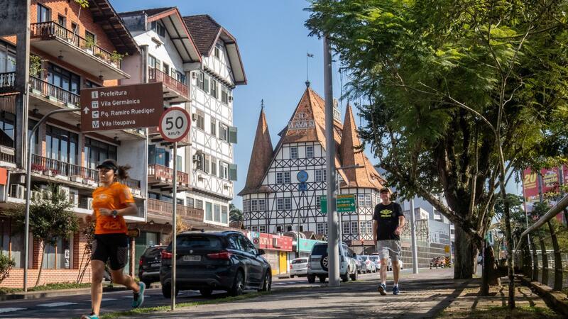 Fachwerk, Bier und Apfelstrudel in Brasilien Blick auf die Altstadt von Blumenau.
