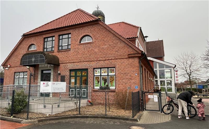 Alte Grenze wiederhergestellt: Grünendeich erhält Land von Steinkirchen zurück Blick auf die Awo-Kindertagesstätte Altes Rathaus. Das Gebäude liegt in Zukunft wieder in Grünendeich.