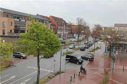 Blick auf die Bahnhofstraße in Neu Wulmstorf. Foto: Archiv