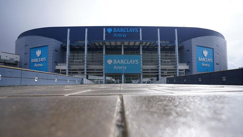 Inklusion: 100 Menschen summen für digitales Mandala Blick auf die Barclays Arena.
