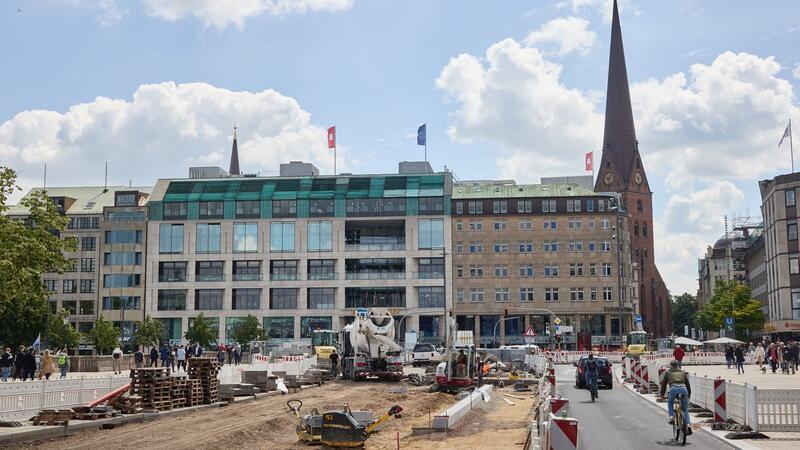 Blick auf die Baustelle am Jungfernstieg.