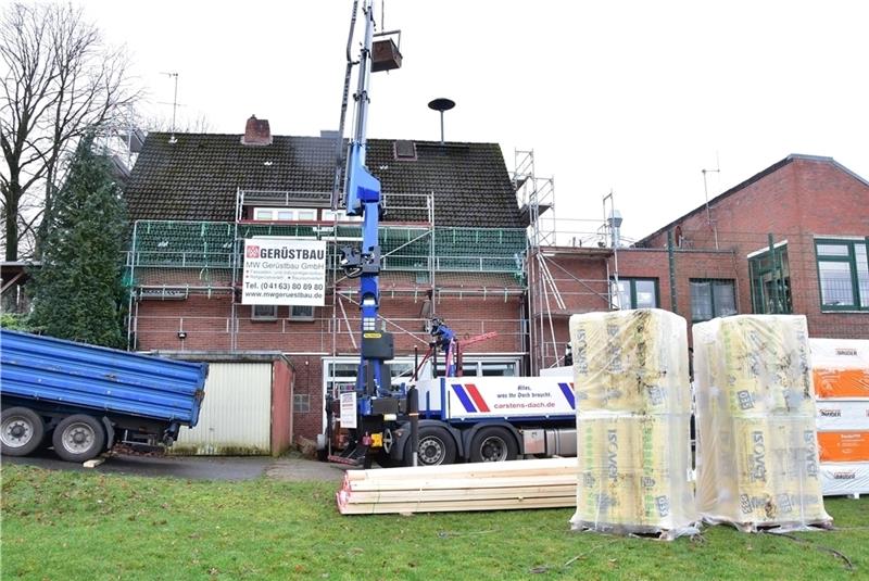 Schul-Erweiterung in Bliedersdorf – Bebauungsplan aufgestellt Blick auf die Baustelle und das Dorfgemeinschaftshaus in Bliedersdorf. Foto: Ahrens