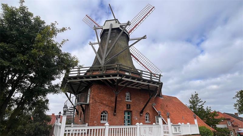 Altländer Gastro-Szene: Neueröffnung in Bürgerei und Borsteler Mühle Blick auf die Borsteler Mühle.