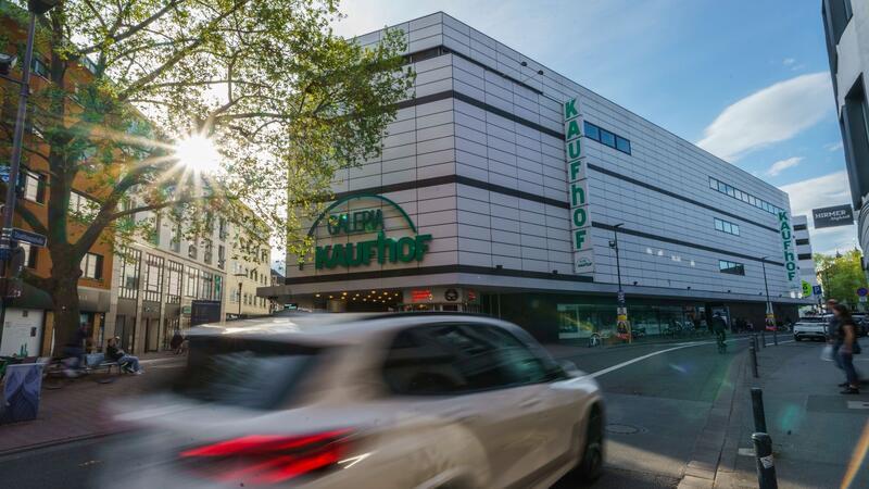 Keine Schließung für Standorte von Galeria Karstadt Kaufhof Blick auf die Filiale von Galeria Karstadt Kaufhof in der Innenstadt.