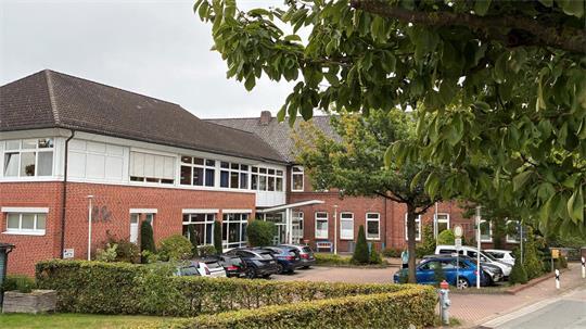 Blick auf die Grundschule in Guderhandviertel.