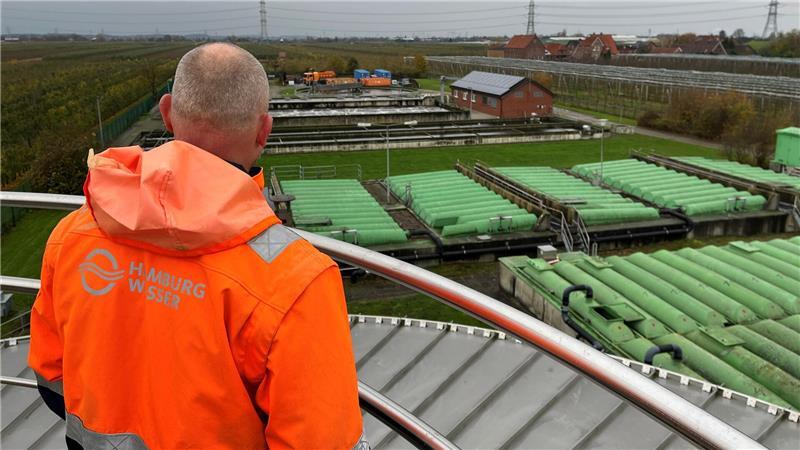 Blick auf die Kläranlage in Wetterndorf: Hamburg Wasser übernimmt die hoheitliche Aufgabe der Abwasserentsorgung im Alten Land und in Horneburg.
