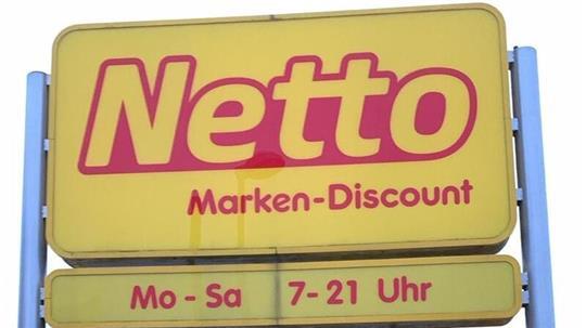 Blick auf die Netto-Marken-Discount-Werbetafel in Horneburg.