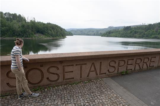 Blick auf die Sösetalsperre im Harz. Die Talsperren im Harz sind unter anderem für die Trinkwasserversorgung von Göttingen bis Bremen zuständig und mit rund 84 Prozent überdurchschnittlich gut gefüllt. Foto: dpa