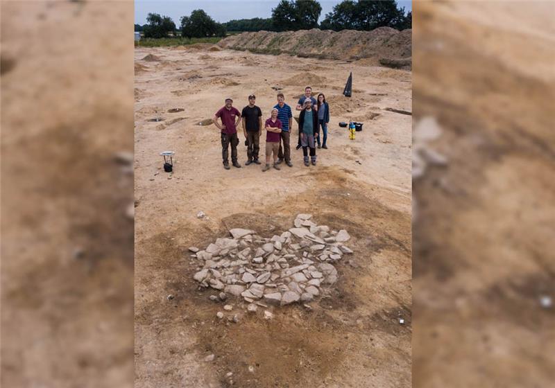 Blick auf die Überreste des im zukünftigen Baugebiet „Blumenthal“ in Horneburg entdeckten Megalithgrabs. Foto: Schuback