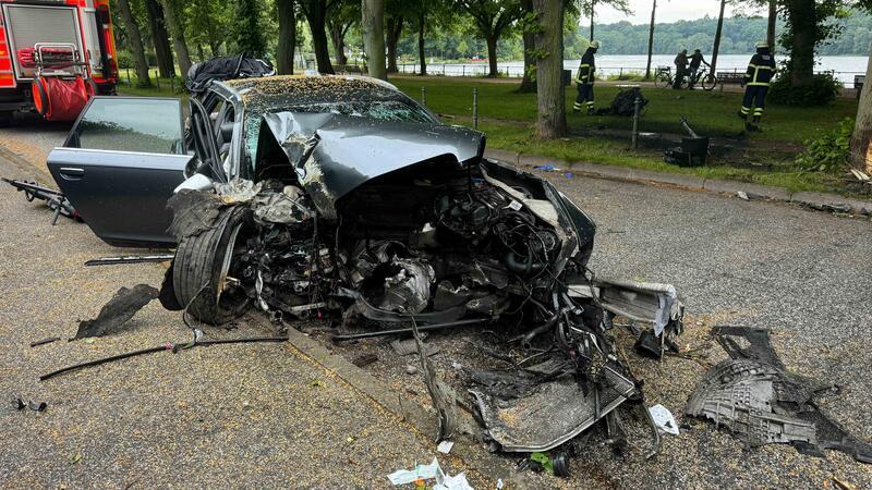Blick auf das Unfallfahrzeug.