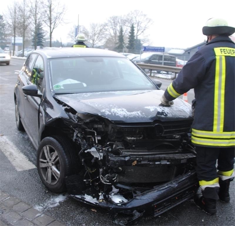 Blick auf die Unfallstelle auf der B 73 in Buxtehude. Foto Vasel