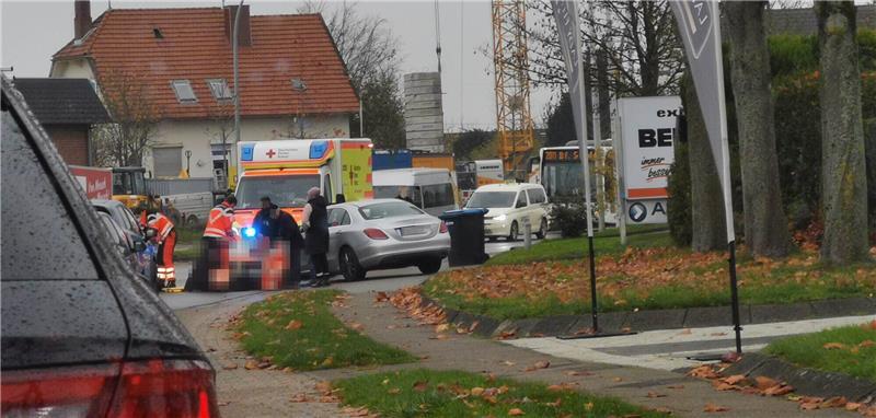 Kollision mit Auto: Junger E-Scooter-Fahrer in Stade schwer verletzt Blick auf die Unfallstelle auf der Hansestraße in Stade. Ein 17-jähriger E-Scooter-Fahrer ist bei einer Kollision mit einem Auto schwer verletzt worden. Foto: privat