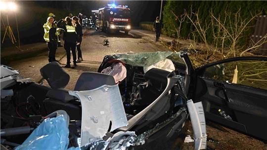 Blick auf die Unfallstelle im Wiesenweg in der Steinfeld-Siedlung in Harsefeld.