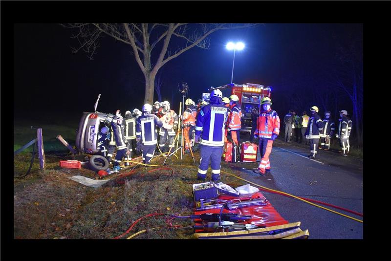 Blick auf die Unfallstelle zwischen Brest und Bargstedt auf der K48. Fotos: Vasel