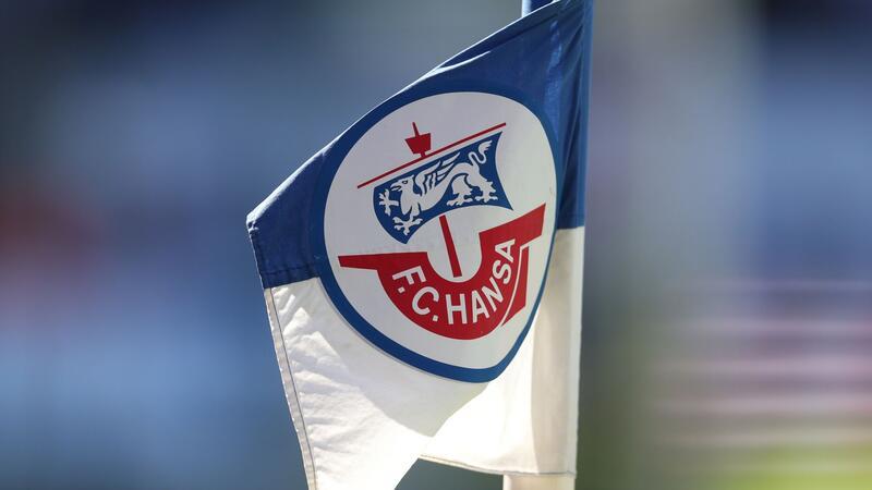 Hansa Rostock entscheidet Test gegen Lübeck klar für sich Blick auf eine Eckfahne im Ostsestadion.
