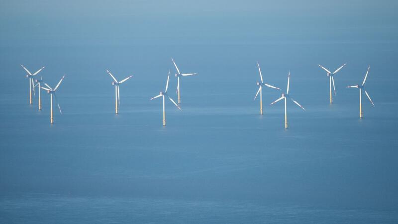 Blick auf einen Offshore-Windpark in der Nordsee.