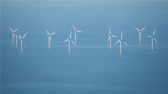 Blick auf einen Offshore-Windpark in der Nordsee.
