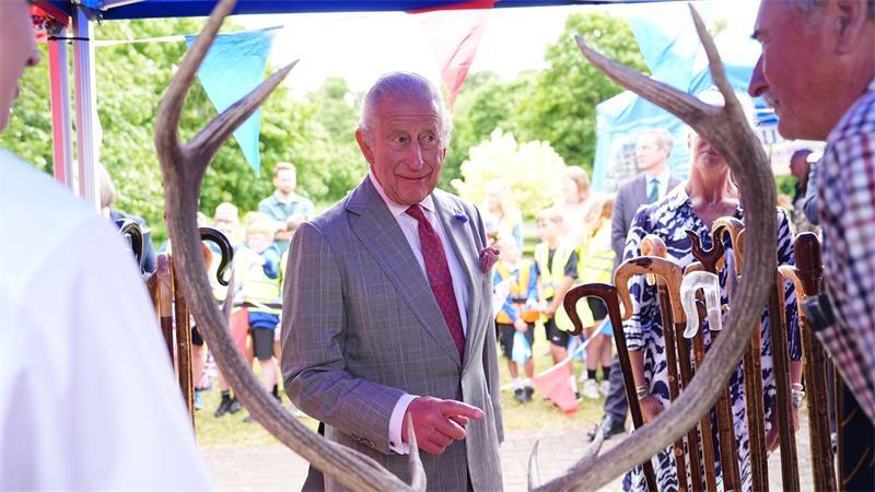 Blick auf’s Geweih - König Charles III. besucht Jedburgh während Holyrood-Woche
