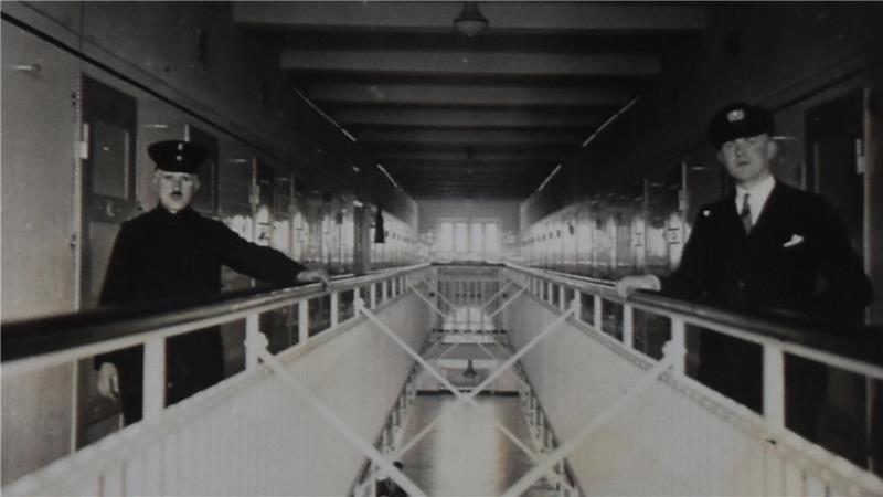 Blick in das große Haftgebäude auf Hahnöfersand im Jahr 1928. Heute heißt es Christian-Koch-Haus.