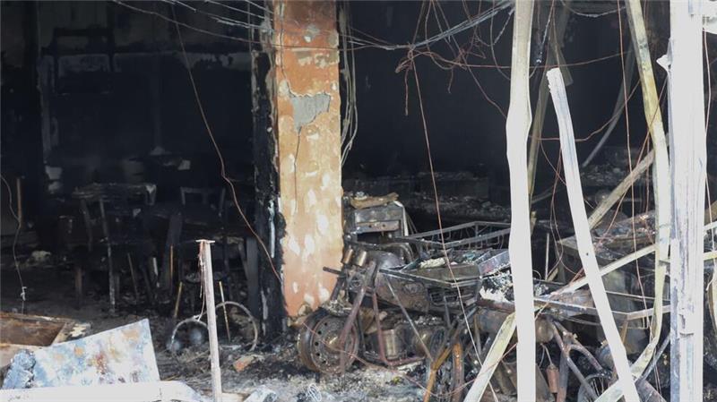 Sorge in Köln - Explosionsserie nimmt kein Ende Blick in das zerstörte Café.