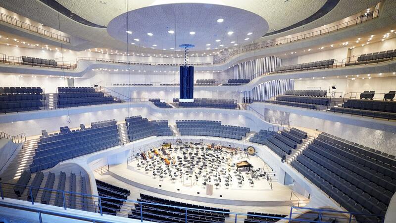Elbphilharmonie erhöht Preise: Dieses Abo wird besonders teuer Blick in den Großen Saal der Elbphilharmonie.