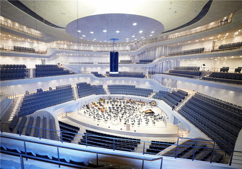 Blick in den Großen Saal der Elbphilharmonie. Foto: Marcus Brandt/dpa