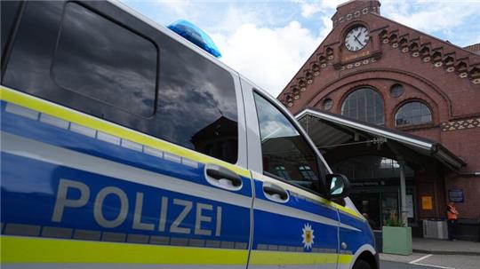 Blick in den S-Bahnhof Harburg. (zu dpa: «Rollstuhlfahrer stürzt ins Gleisbett - Bahnverkehr gestoppt»)
