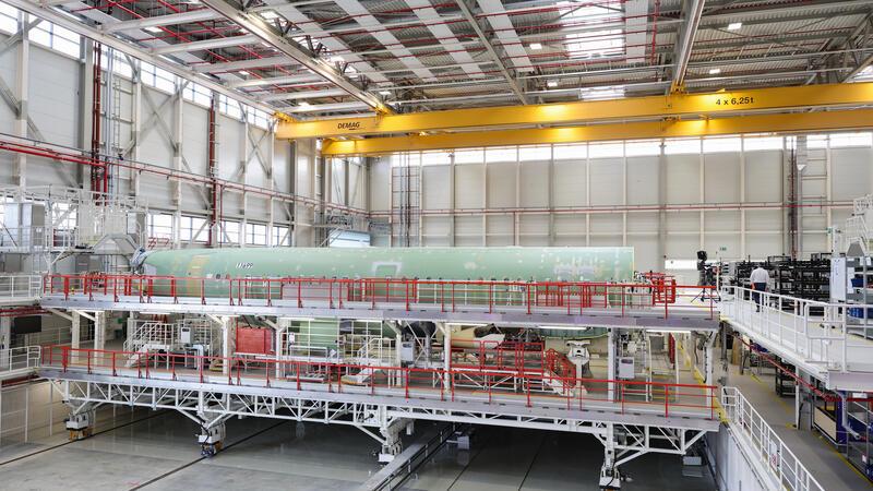 Blick in die Airbus-Produktionshalle für das neue Modell A321XLR in Hamburg Finkenwerder.