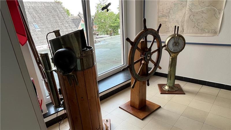 Blick in die Ausstellung im Treppenhaus.