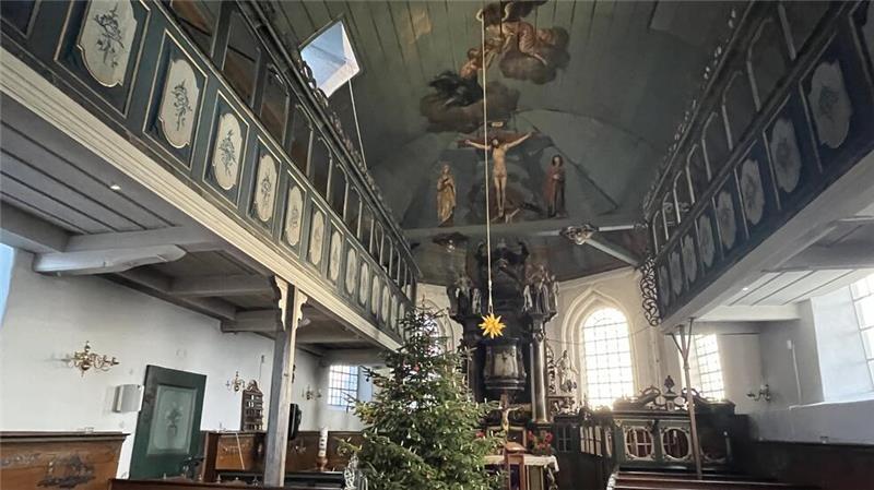 Von den Nazis verfolgt: Bedeutender Künstler verschönerte einst die Borsteler Kirche Blick in die Borsteler Kirche.