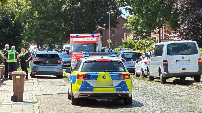 Schüsse in Stader Mutter-Kind-Heim: Das ist der aktuelle Stand Blick in die Dankersstraße kurz nach der Tat.
