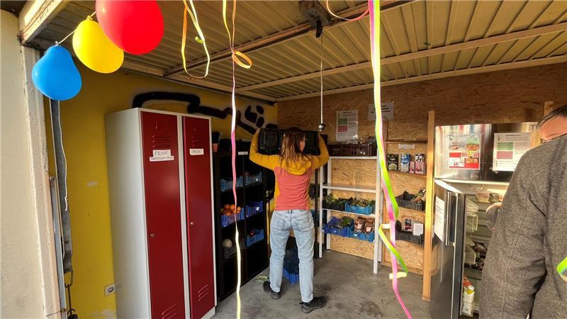 Blick in die Garage des Fairteilers.